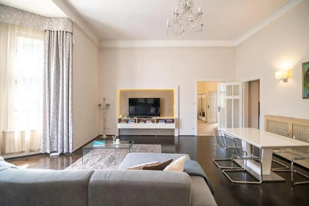 Elegant Opera Residence Budapest 0*,