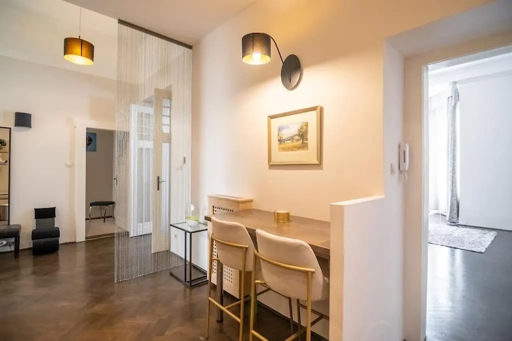 Elegant Opera Residence Budapest Apartment