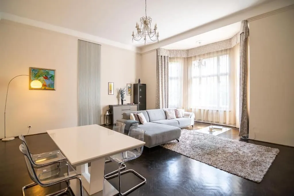 Elegant Opera Residence Budapest Apartment